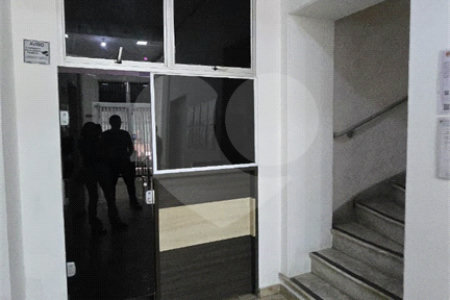Apartamento com 48 m² localizado na Rua Conselheiro Crispiniano, 125