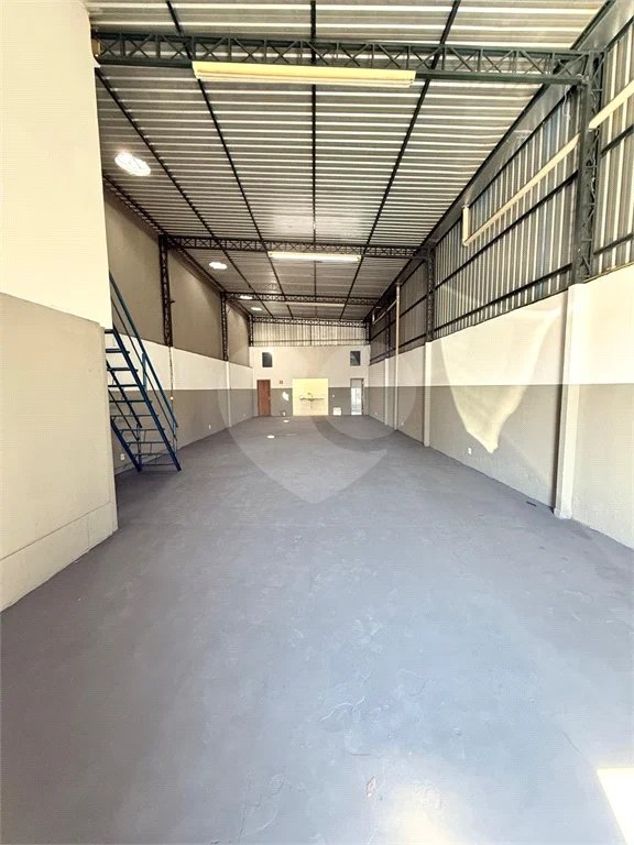 Salão Comercial para alugar no Bairro Água Branca