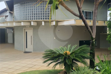 Sobrado à venda ou para alugar com 3 suítes em Villaggio Capríccio, Louveira, SP