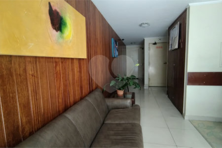 Apartamento à venda na Saúde, com 1 quarto e 1 vaga