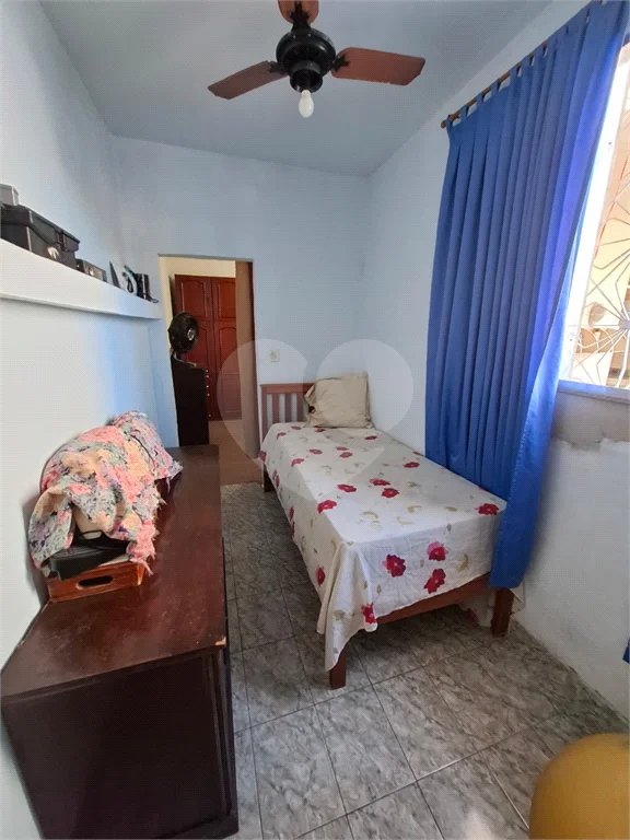 Ó TIMO CASA COM 3 QUARTOS E TERRAÇO EM CONTOMINIO FECHADO