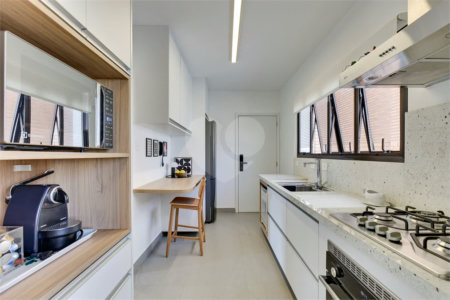 Apartamento à venda com 2 quartos, sendo 1 suíte,  em Campo Belo, São Paulo, SP