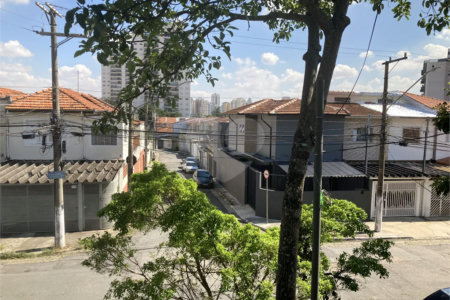 Casa com 4 dormitórios na Saúde.
