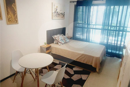 Studio com 27,61 m² a venda na Consolação com sacada