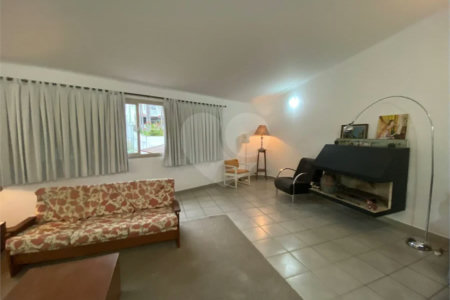 Casa térrea com 3 quartos para alugar no Jardim dos Estados, São Paulo - SP