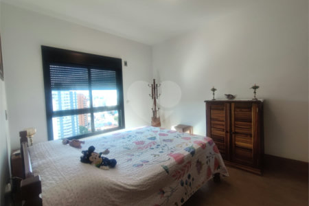 Apartamento à venda com 4 quartos, sendo 3 suítes, em Aclimação, São Paulo, SP