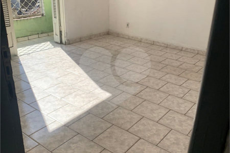 2 casas com o total de 7 quartos.