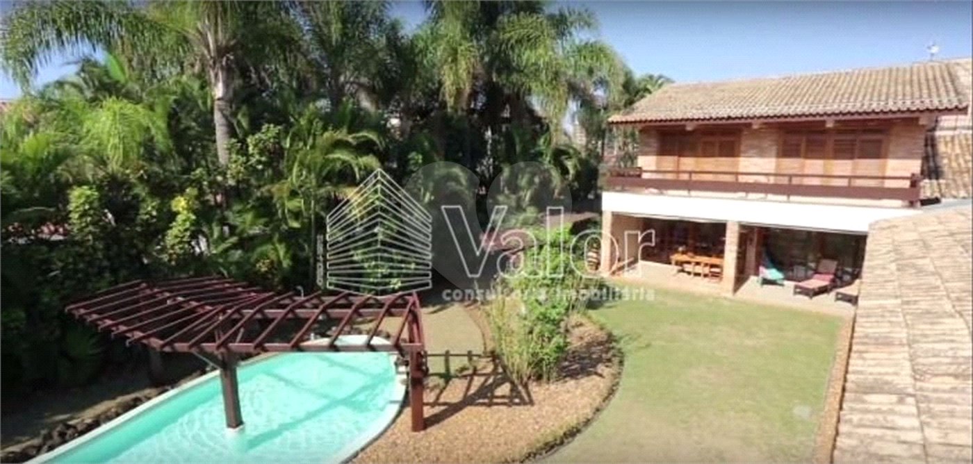 Casa em condomínio fechado