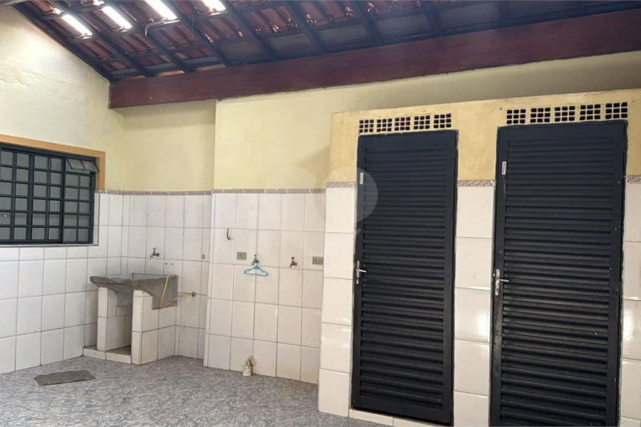 Casa a venda, composta por 2 casas separadas no Jaraguá em Piracicaba - SP.