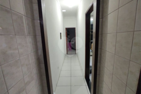 CASA A VENDA NO BAIRRO NOVO HORIZONTE COM 200M², 4 DORMITÓRIOS, 2 BANHEIROS, 2 VAGAS, SJC