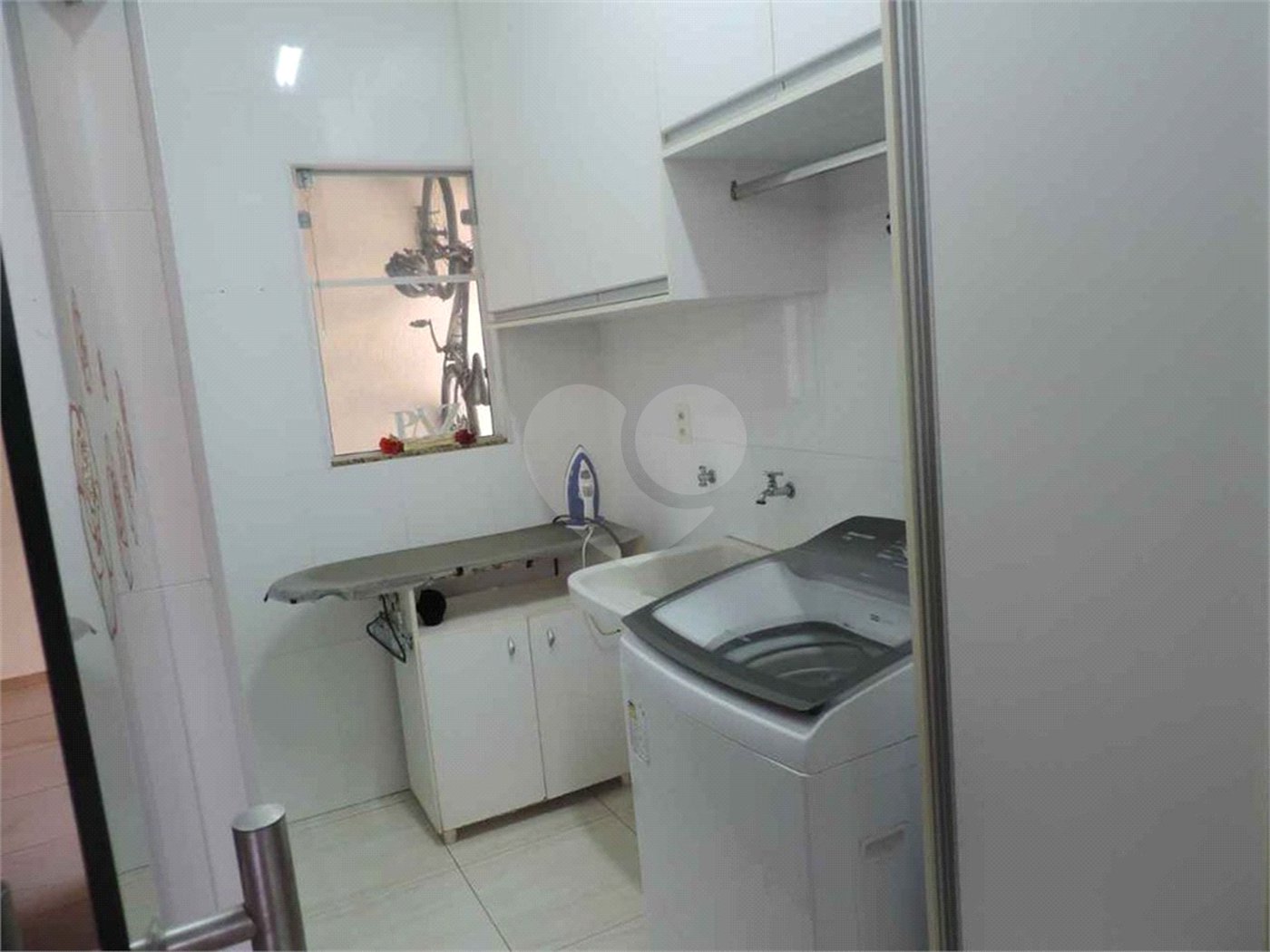 Casa Térrea com 2 dormitórios, sendo 1 suíte.