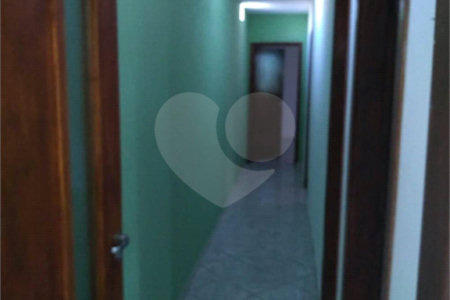 Casa térrea no Loteamento Habitacional São Carlos 1, sendo 3 Dormitórios e 1 suíte