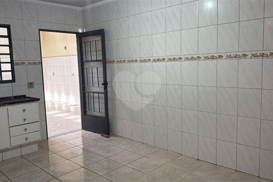 Casa a venda, composta por 2 casas separadas no Jaraguá em Piracicaba - SP.