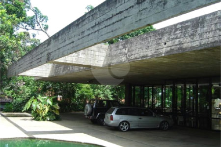 Casa Térrea à venda com 5 quartos, sendo 3 suítes, em Interlagos, São Paulo, SP