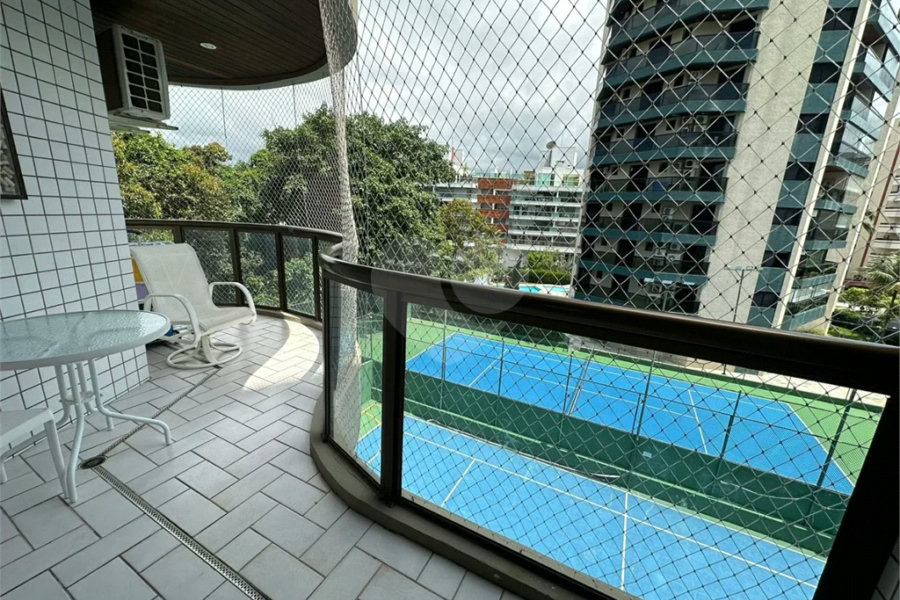 Apartamento à venda com 3 quartos, sendo 1 suíte,  em Riviera de São Lourenço, Bertioga, SP