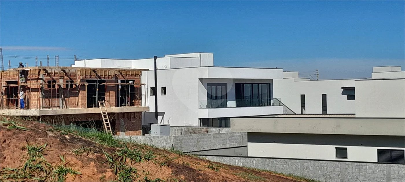 Casa a Venda no Condomínio Reserva Santa Isabel em Louveira/SP