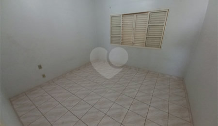 Casa Térrea à venda com 3 quartos, sendo 1 suíte,  no Centro, São Carlos, SP