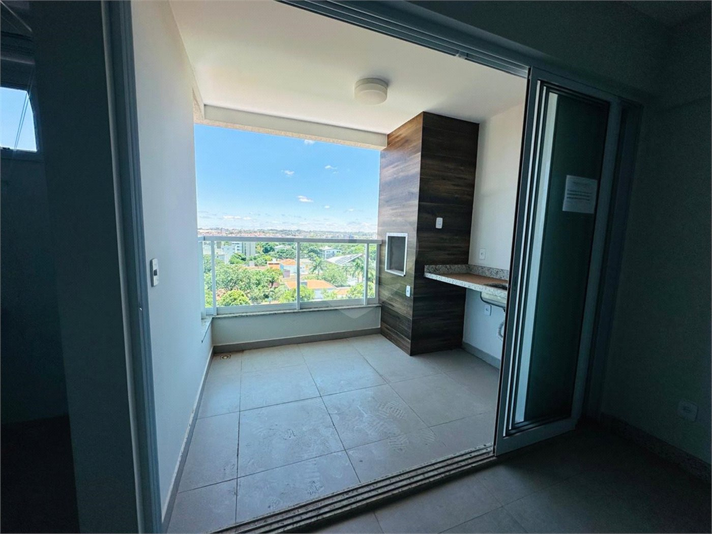 Apartamento com 2 dormitórios, sendo 1 suíte