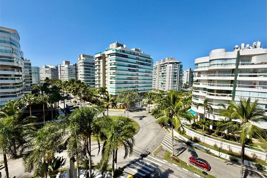 Apartamento à venda com 3 quartos, sendo 1 suíte, em Riviera de São Lourenço, Bertioga, SP