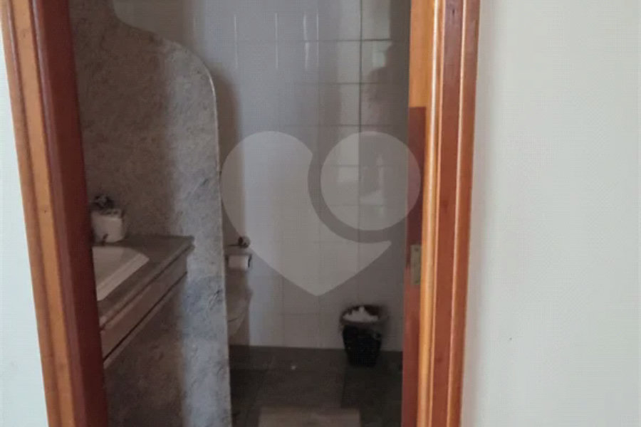 Casa Espetacular com Piscina e Churrasqueira à Venda na Vila Rezende
