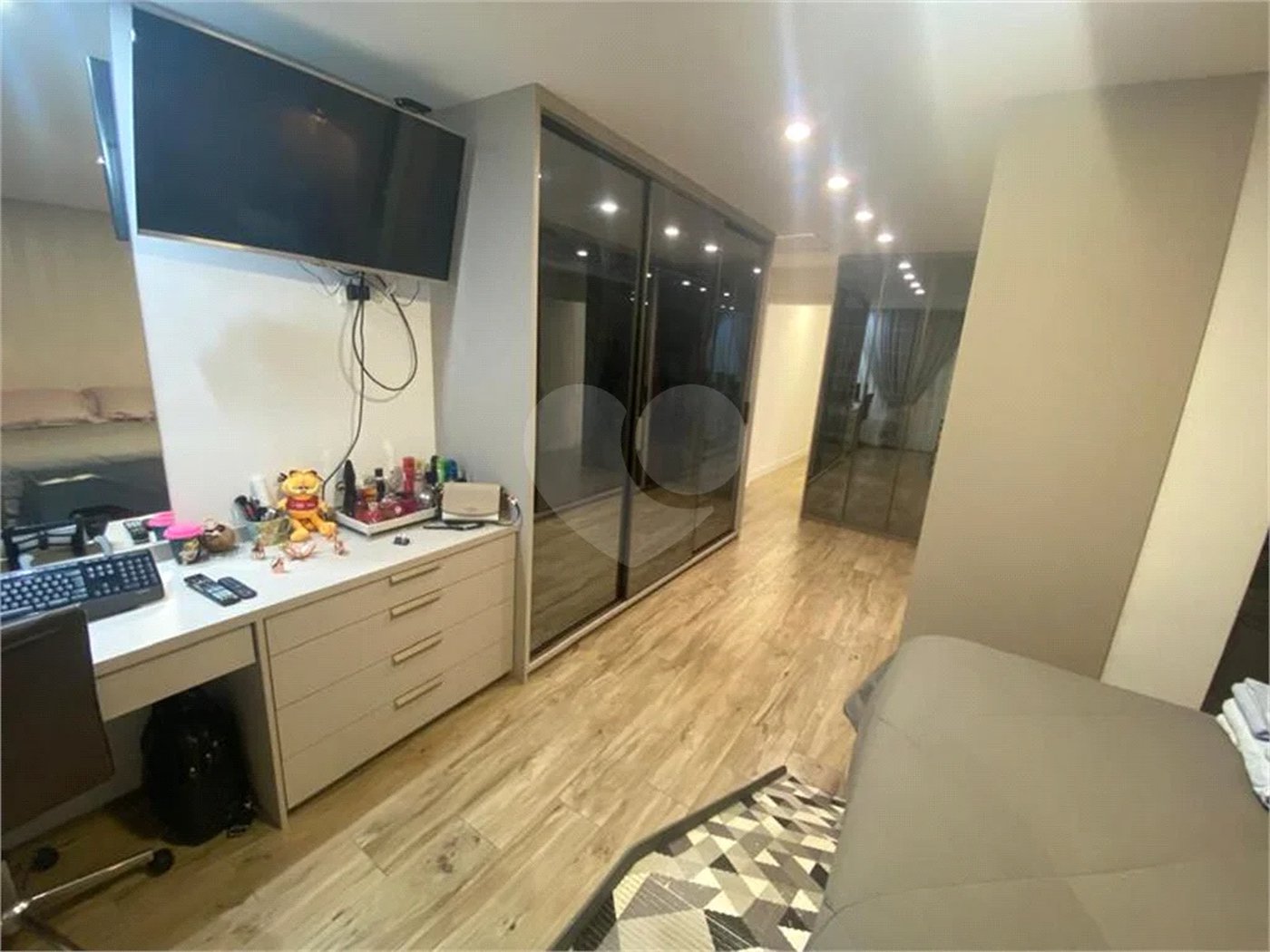 Sobrado à venda com 5 quartos, sendo 4 suítes, em Jardim Prudência, São Paulo, SP