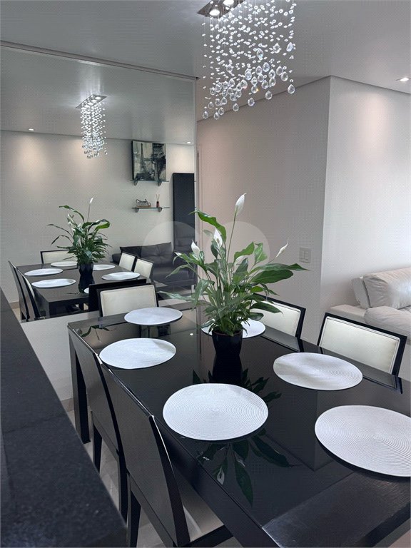 O Seu Apartamento Exclusivo: 74 m² Reformados ao Lado do Ibirapuera!