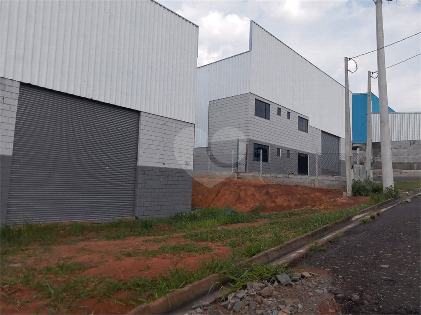 Galpão de 1200 m ² novos para locação em Nazaré Paulista/ Atibaia