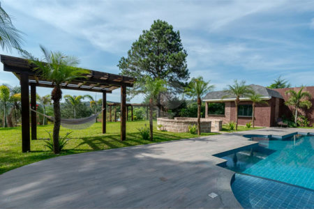 Casa à venda com 4 suítes no condomínio Vale da Santa Fé, Vinhedo - SP