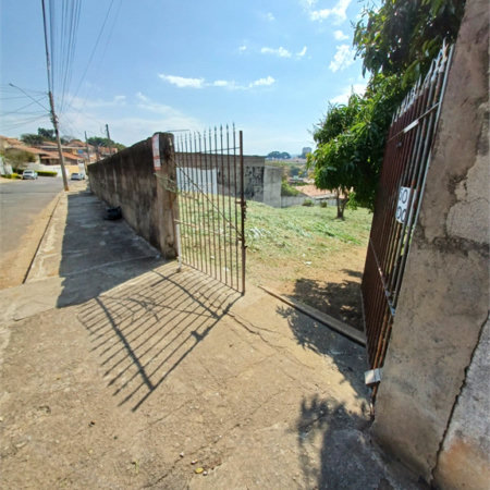 Terreno de 700 m² no Bairro do Alvinópolis em Atibaia
