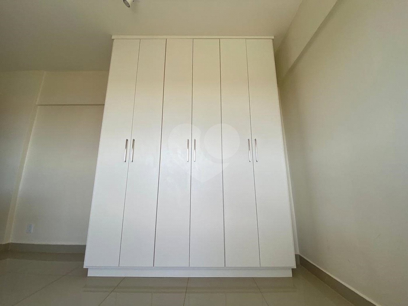 Oportunidade Imperdível: Studio Moderno à Venda