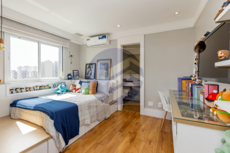 Duplex à venda com 3 quartos, sendo 3 suítes, em Vila Suzana 287m²