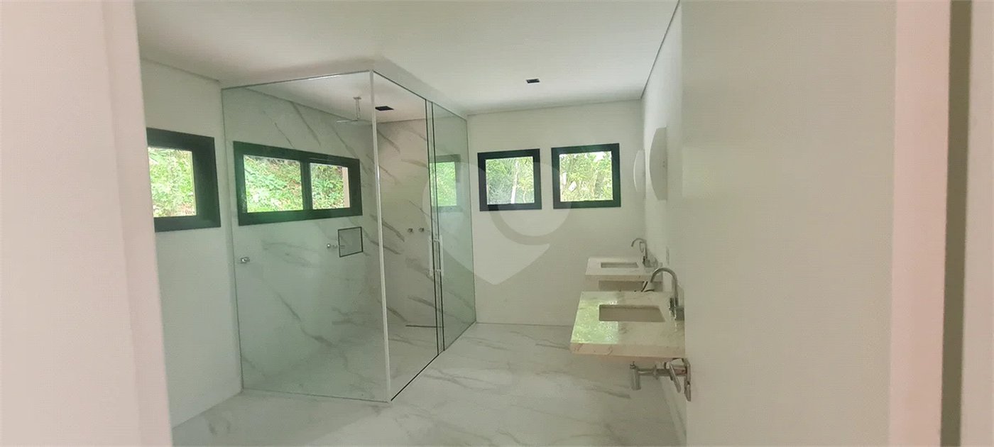 Casa à venda com 3 suítes no condomínio Alpes da Cantareira, Mairiporã - SP