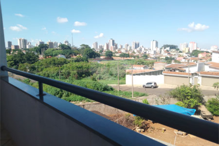Apartamento à venda no Condomínio Álvaro Dziabas