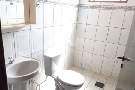 Casa Térrea com 2 dormitórios.
