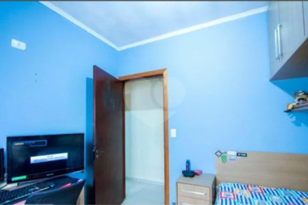 Casa com 172m² , 3 dormitórios , sendo 1 suíte , 2 vagas , à venda no Jardim Alvorada em Santo André.