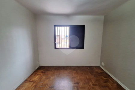 Sobrado com 2 dormitórios com 2 vagas de garagem