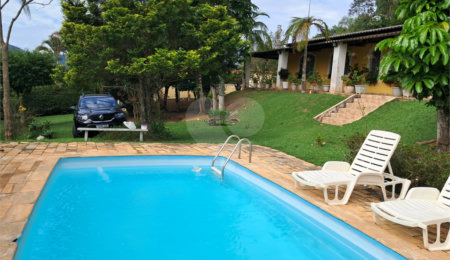 Casa à venda com 3 quartos, sendo 1 suíte, em Alpes D'ouro, Bom Jesus dos Perdões, SP