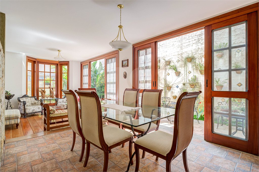 Casa à venda com 3 suítes no condomínio Canumá, São Paulo - SP