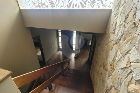 Casa à Venda . Aceita Permuta por Apto. ou Casa ,em Condomínio na Cidade São Paulo ou Bauru.