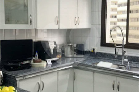 Apartamento com terraço 385m² 03 dormitórios sendo 2 suítes 5 vagas..Estuda Permuta.