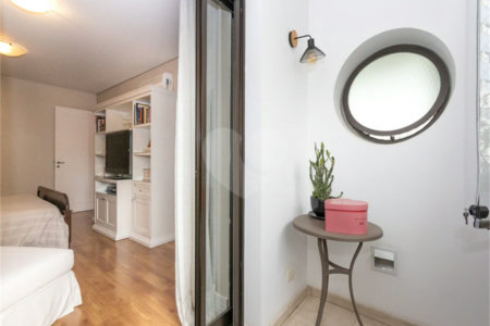 Apartamento de 233 m² à venda em Higienópolis com 4 dormitórios.