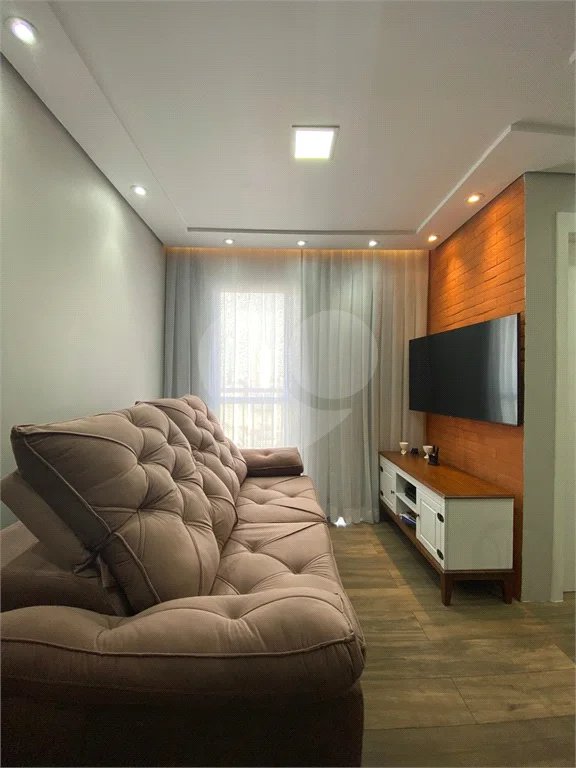 EXCELENTE APARTAMENTO Localizado no bairro do Bom Retiro próximo à Avenida Santos Dumont, com acesso