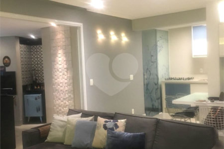 Apartamento à venda com 3 suítes em Vila Bertioga, São Paulo, SP