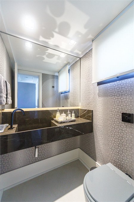 Apartamento de 149,51m2, 3 dormitórios, 1 suíte, toalete social, living 2 ambientes, 2 vagas fixas e lazer completo em Higienópolis.