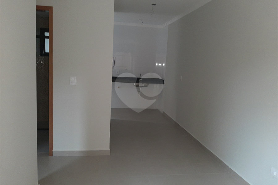 Apartamento com 37m2, 2 quartos, banheiro, sala, cozinha, quintal e 1 vaga de GARAGEM
