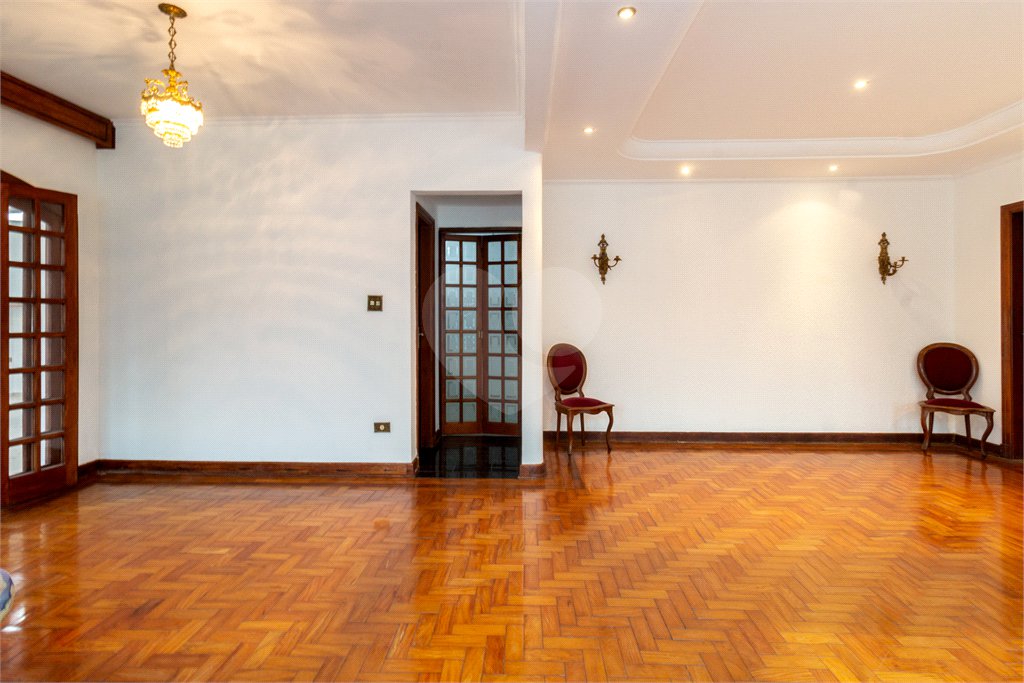Casa Térrea à venda na Saúde c/285 m2 - Terreno de 392,50 m2 - 3 Quartos/2 Suítes/3 Vagas