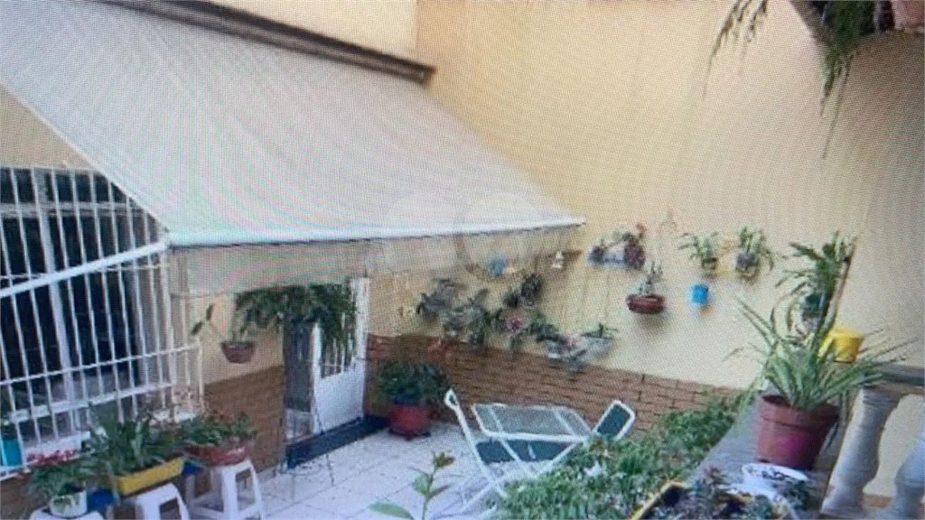 Sobrado na Mooca com 246m2 com 3 dorm e 2 vagas.