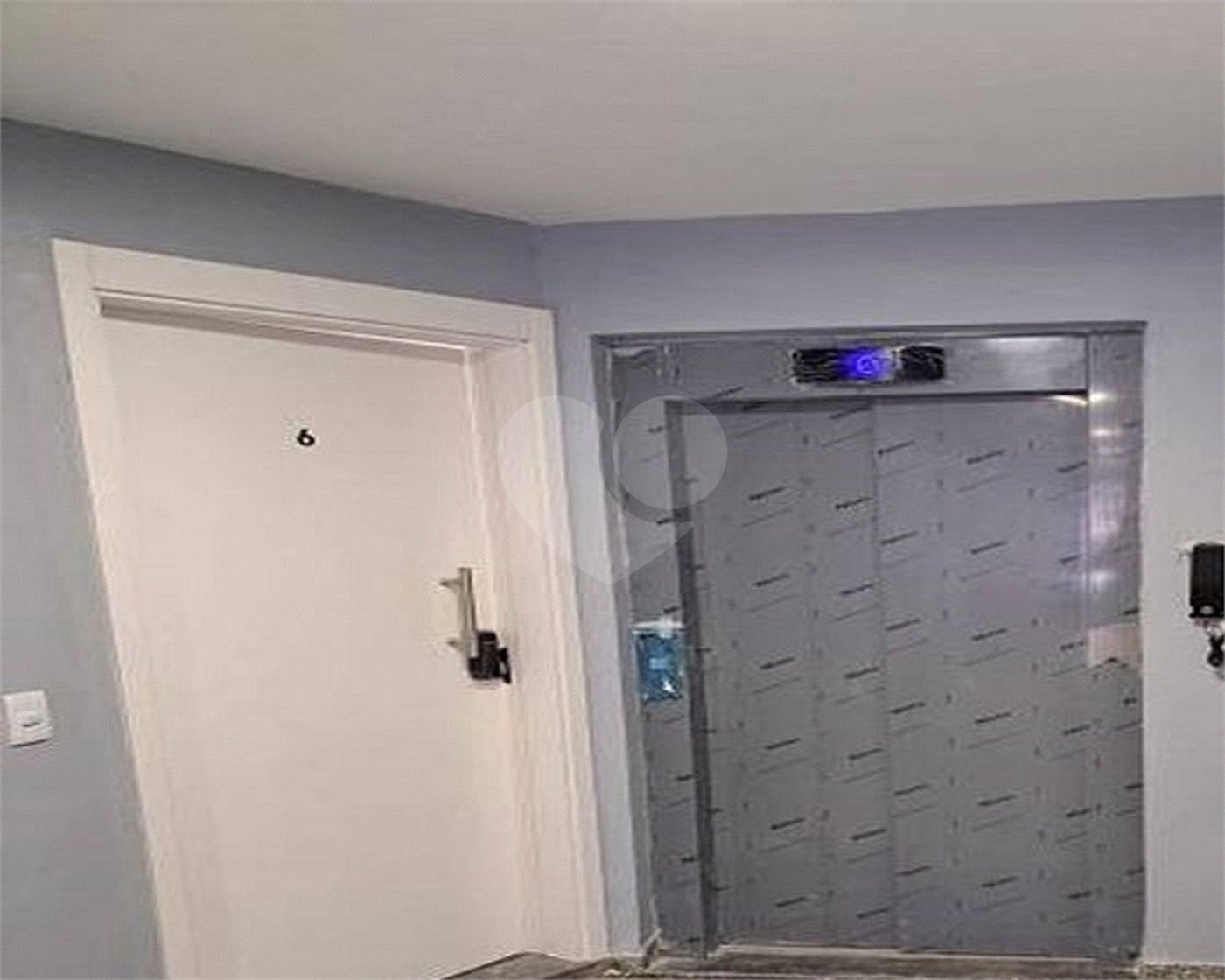 Studio de 35m2 à venda reformado com varanda na Vila Clementino