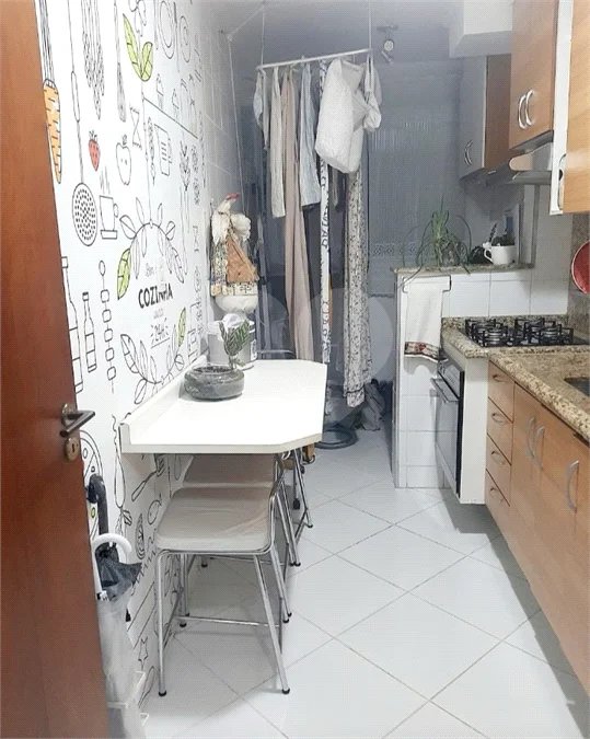 Apartamento com 2 quartos e 1 banheiro
