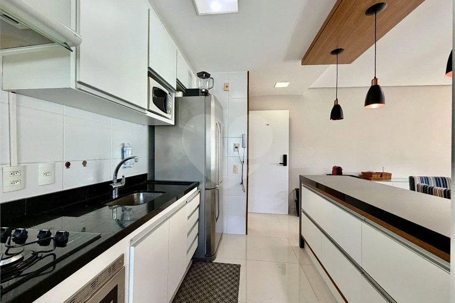 Apartamento à venda com 3 quartos, sendo 1 suíte, em Riviera de São Lourenço, Bertioga, SP